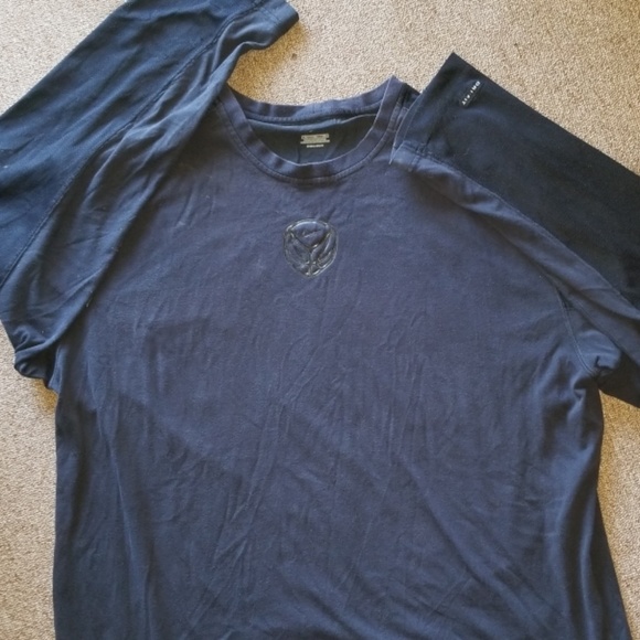 Nike, Dri-Fit, Long-Sleeve - Picture 1 of 4